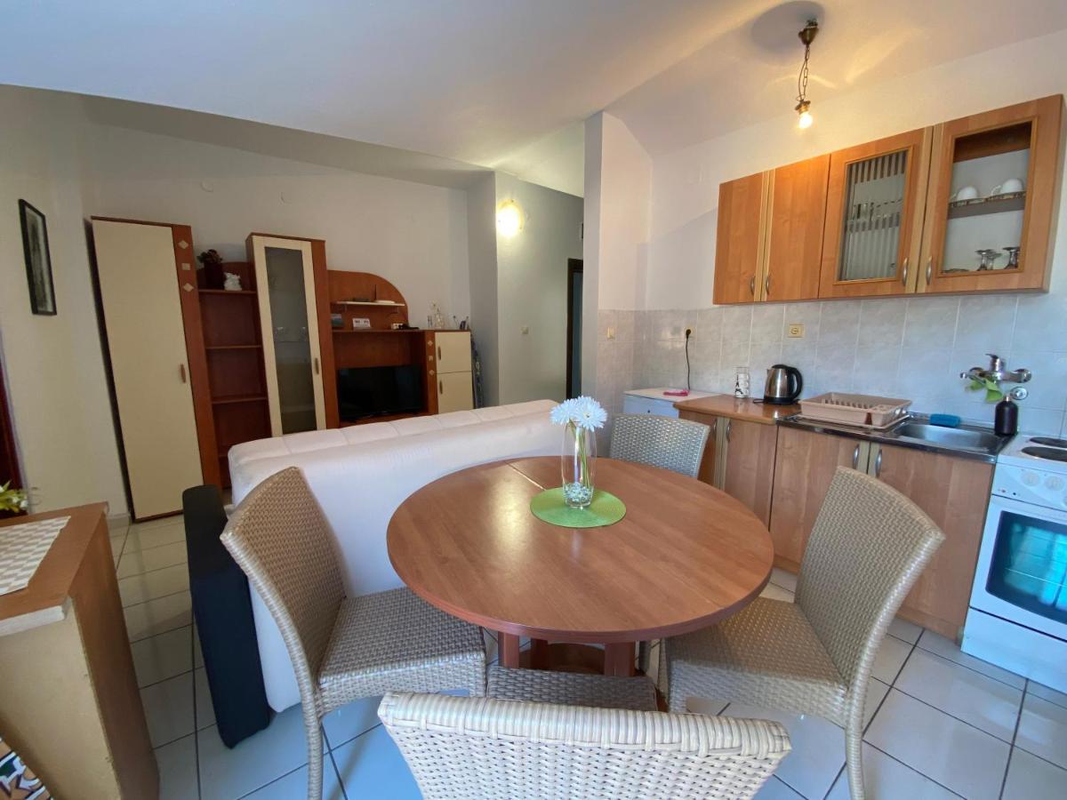 Apartments Mandarina Garden Petrovac Dış mekan fotoğraf