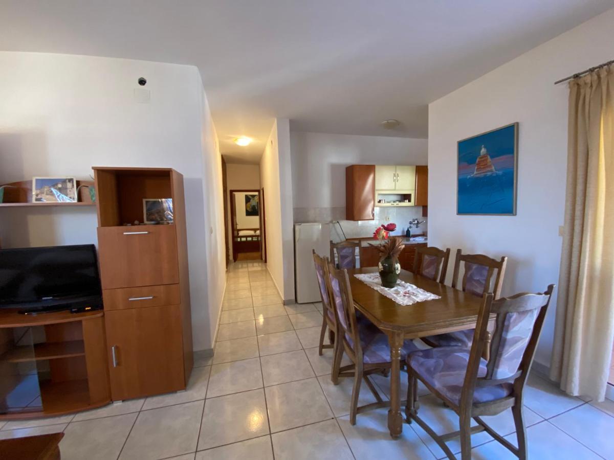 Apartments Mandarina Garden Petrovac Dış mekan fotoğraf