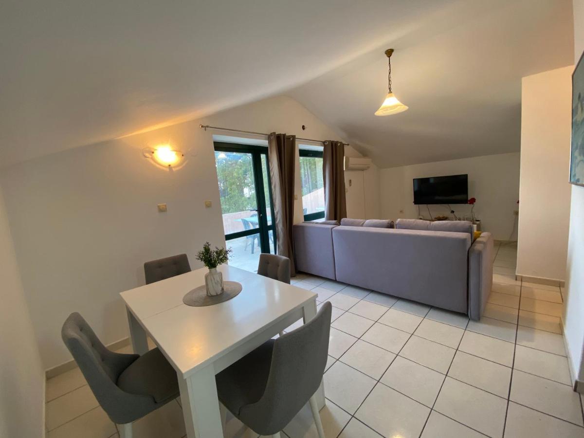 Apartments Mandarina Garden Petrovac Dış mekan fotoğraf