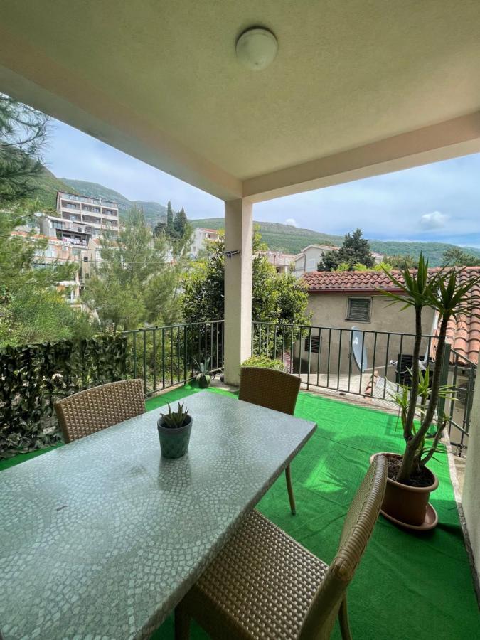 Apartments Mandarina Garden Petrovac Dış mekan fotoğraf
