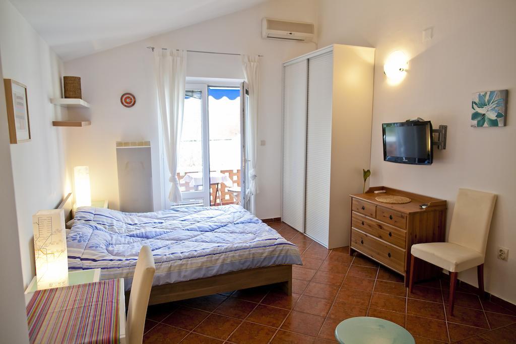 Apartments Mandarina Garden Petrovac Oda fotoğraf