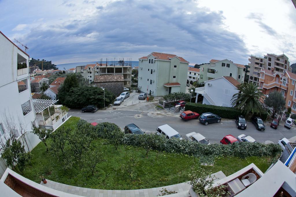 Apartments Mandarina Garden Petrovac Dış mekan fotoğraf