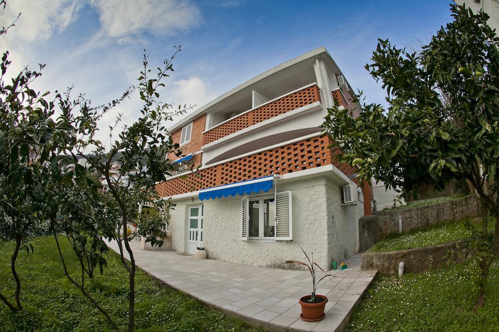 Apartments Mandarina Garden Petrovac Dış mekan fotoğraf