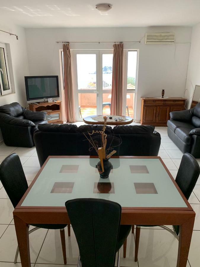 Apartments Mandarina Garden Petrovac Dış mekan fotoğraf