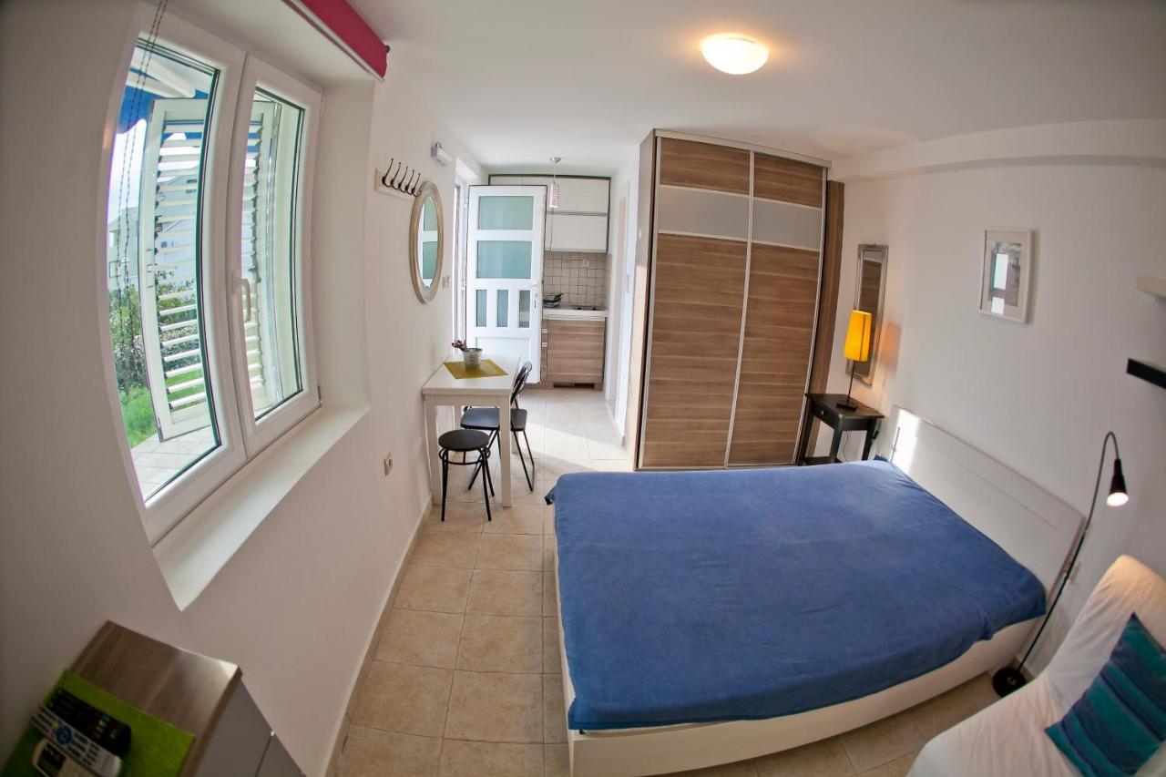 Apartments Mandarina Garden Petrovac Oda fotoğraf